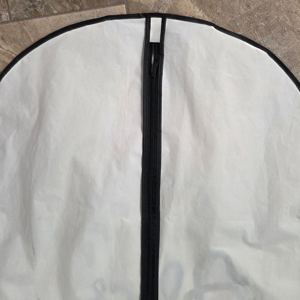 Alice + Olivia Stacey Bendet Garment Bag White Black Travel Suit Cover‎ Foldable